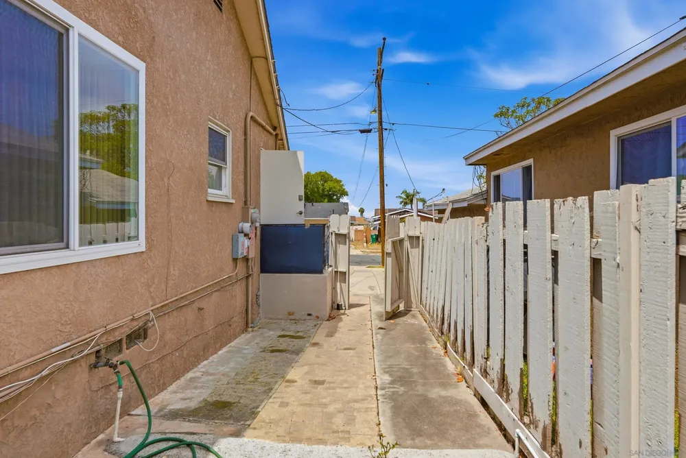 1137 57th St, San Diego, CA 92114