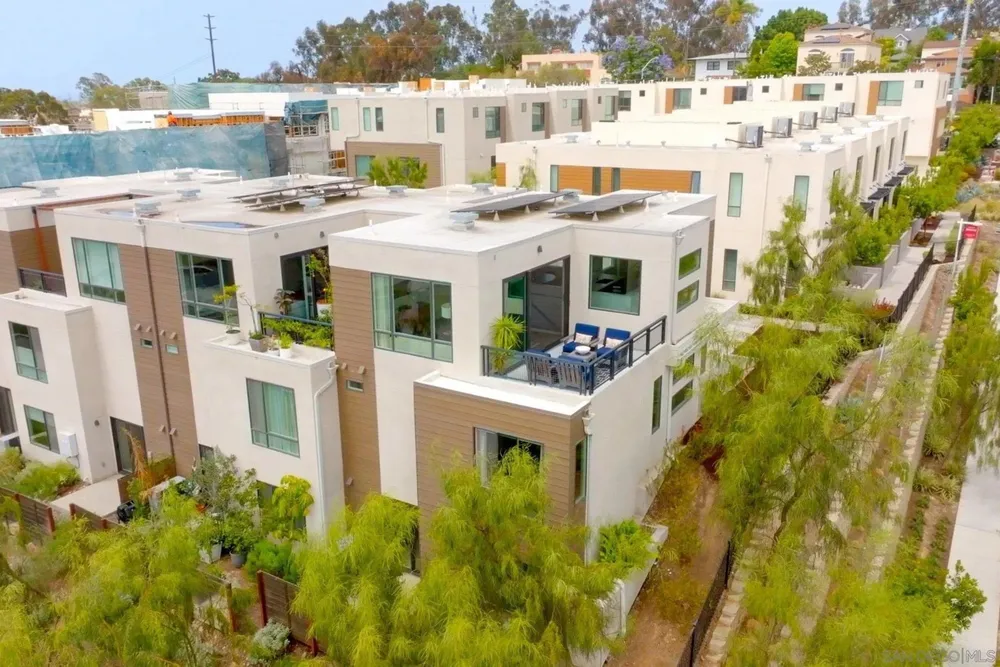 1065 32nd St, San Diego, CA 92102