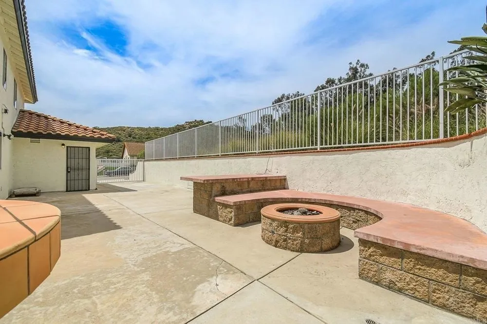 11734 Via Sefton, El Cajon, CA 92019