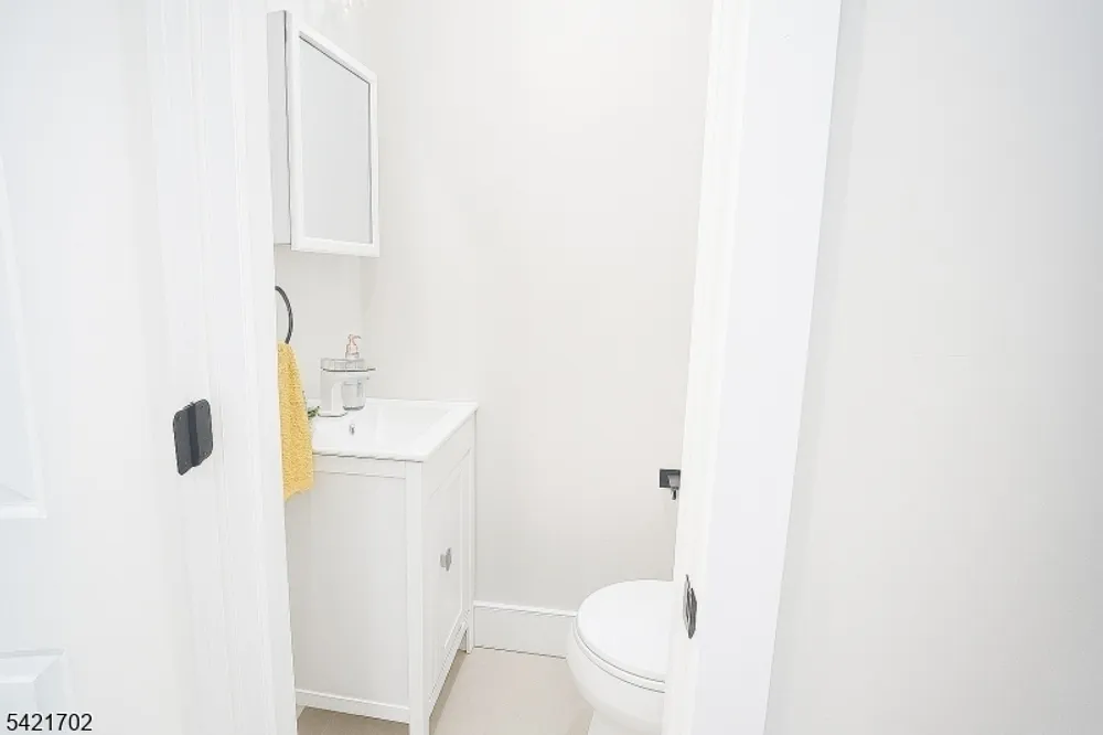 169 Oakwood Pl, Orange, NJ 07050-3807
