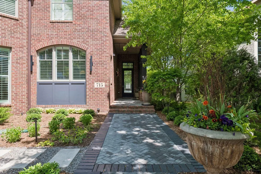 715 Rice St E, Wayzata, MN 55391