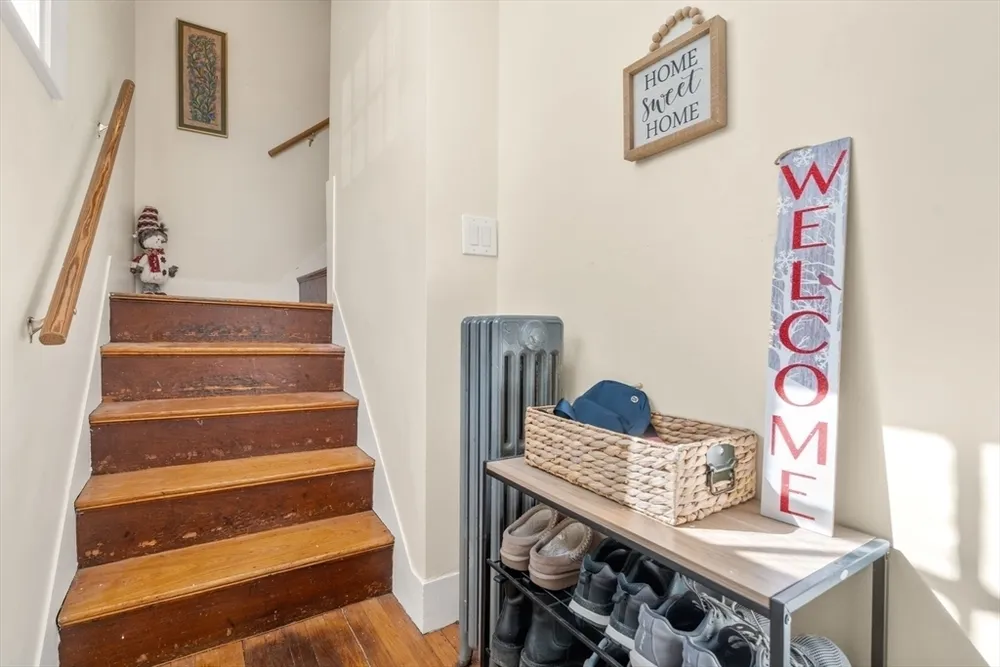 9 Oliva Rd, Boston, MA 02135