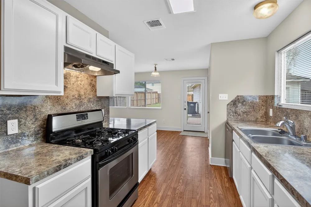 803 Dragonfly Dr, Conroe, TX 77301