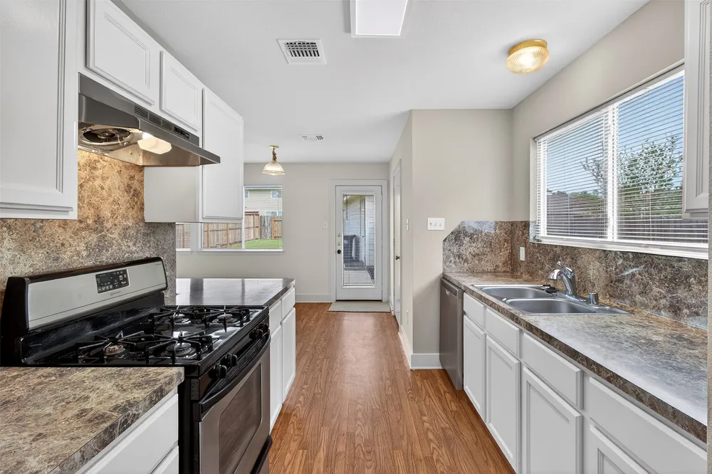 803 Dragonfly Dr, Conroe, TX 77301