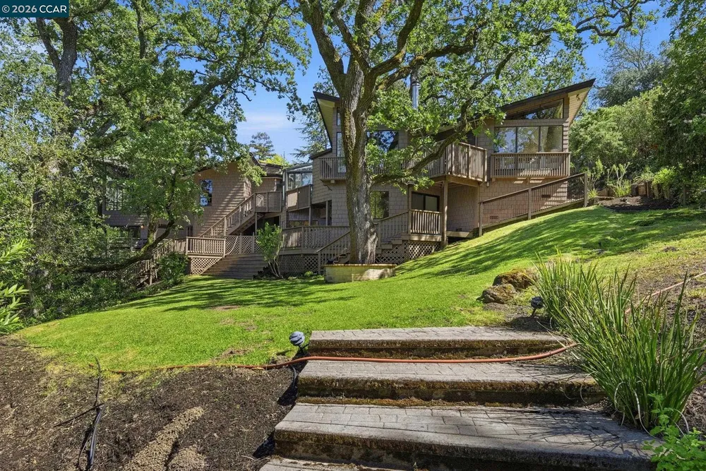130 Montair Dr, Danville, CA 94526