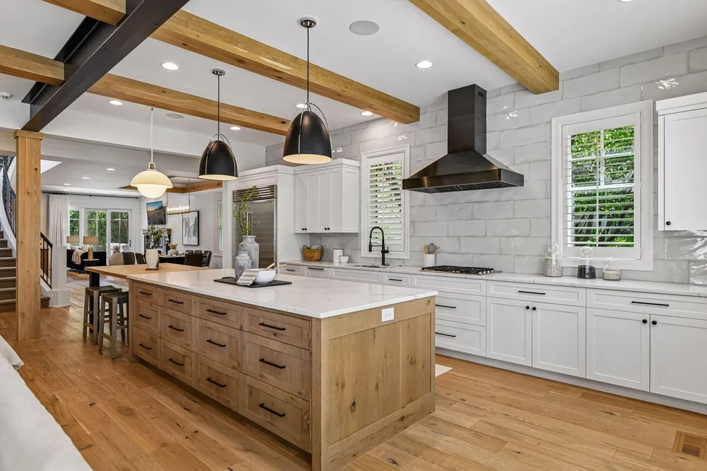 715 Rice St E, Wayzata, MN 55391