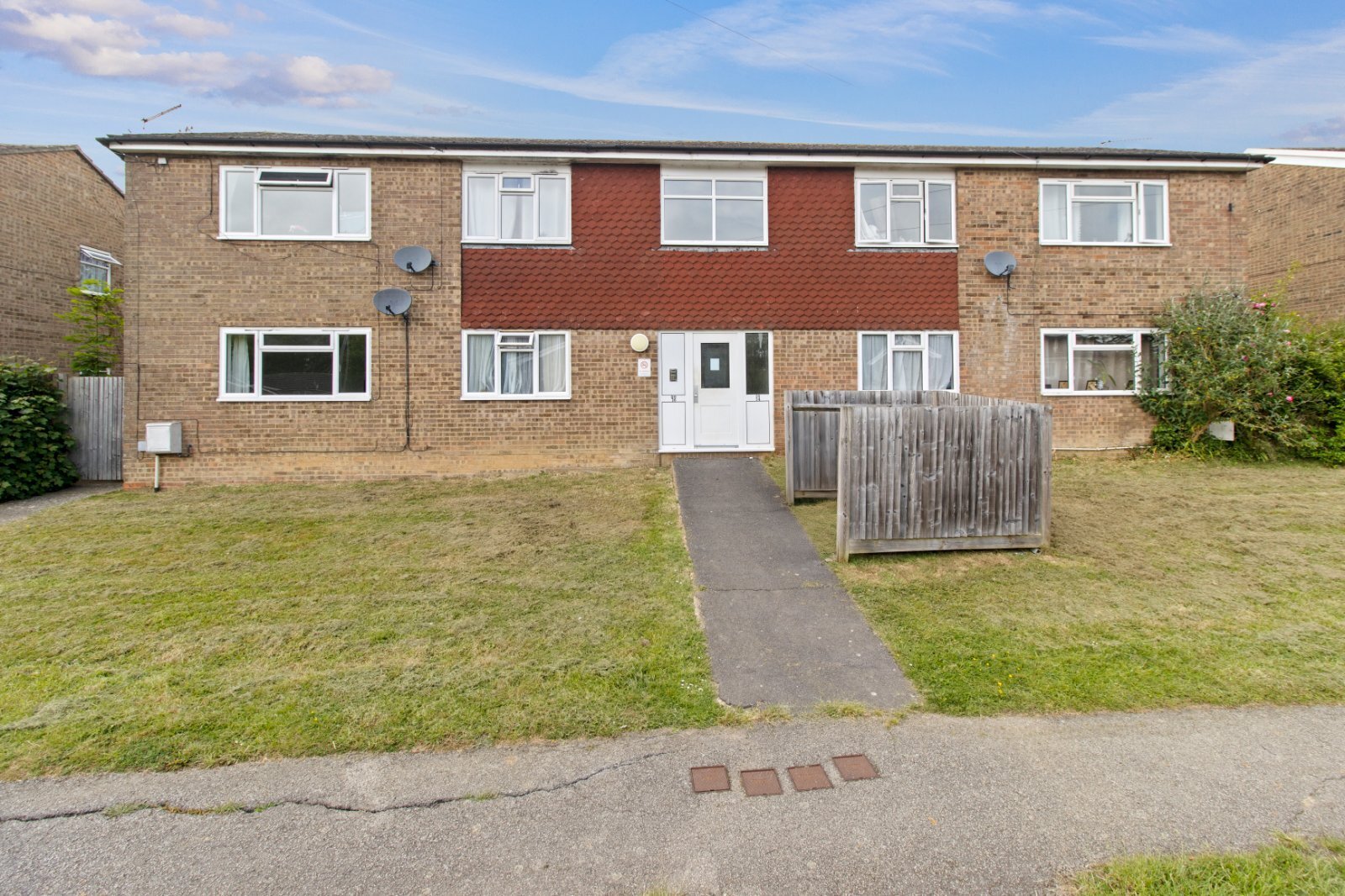 Lealands Drive, Uckfield, East Sussex, TN22 Image 1