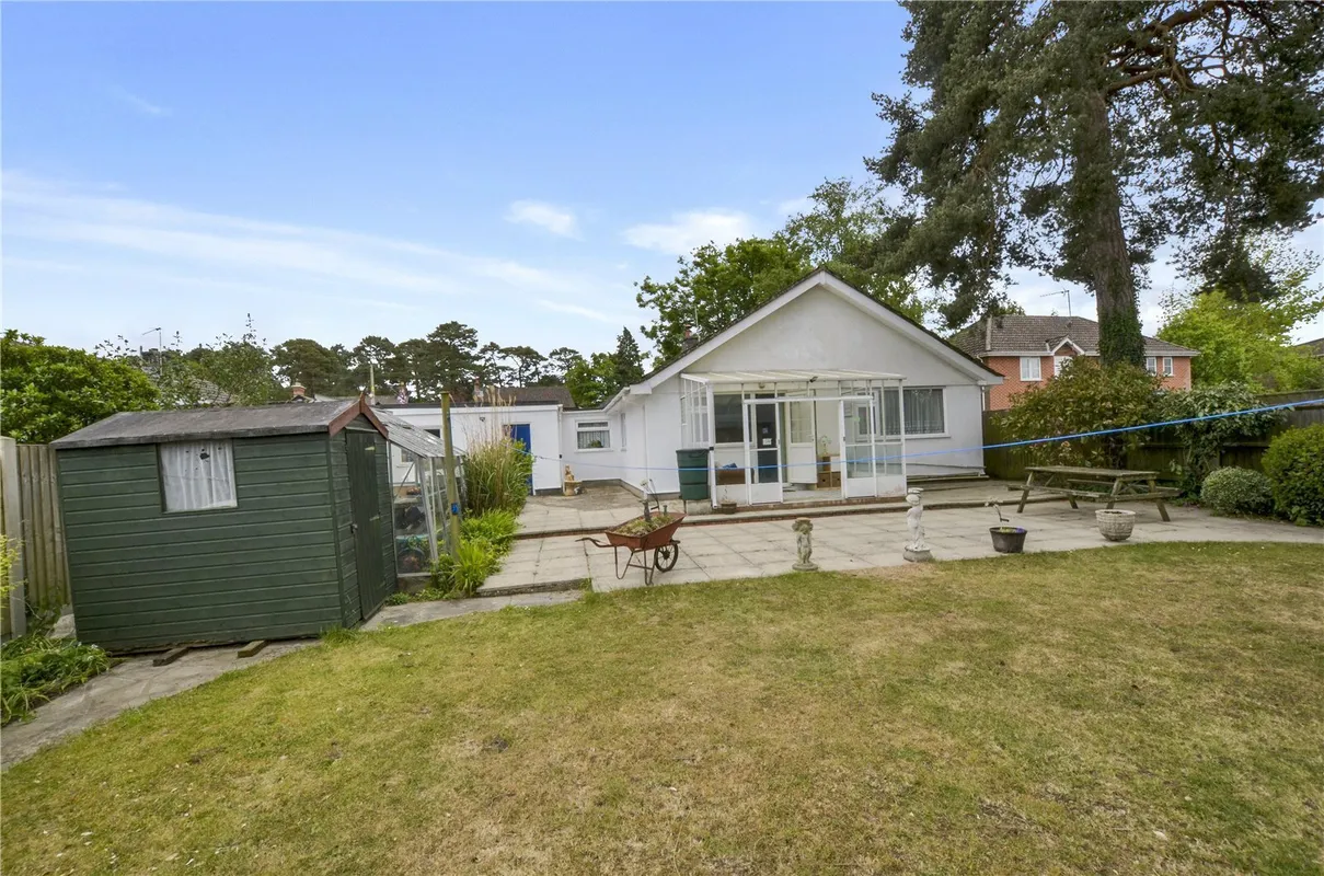 Glenwood Road, West Moors, Ferndown, Dorset, BH22