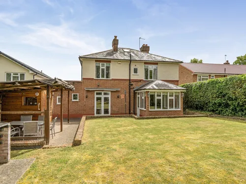 Bycullah Avenue, Enfieldphoto