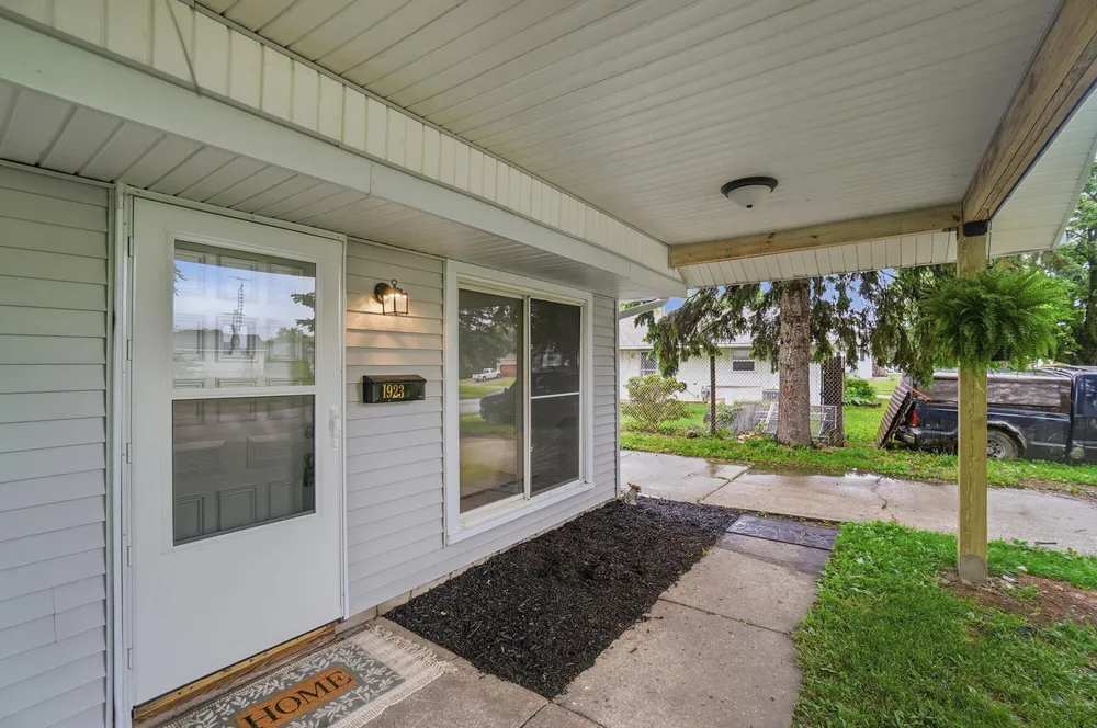 1923 Portage Path, Springfield, OH 45506