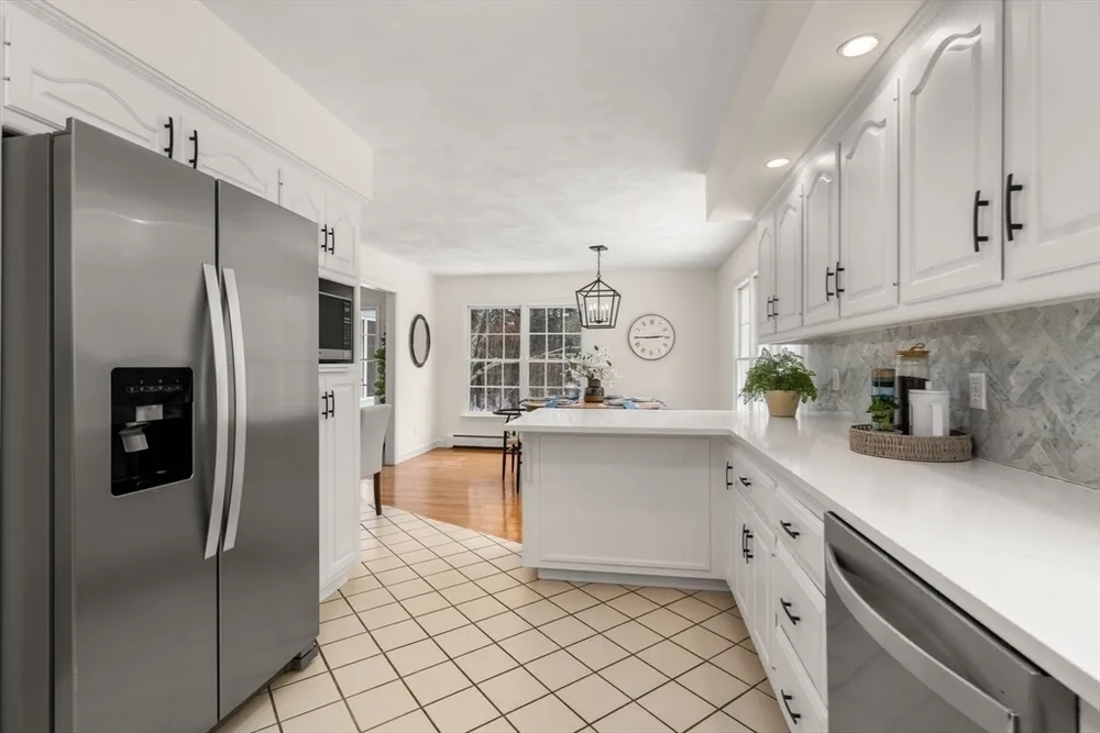 71 Philip St, Medfield, MA 02052