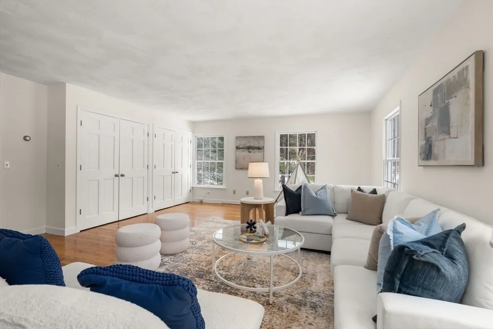 71 Philip St, Medfield, MA 02052
