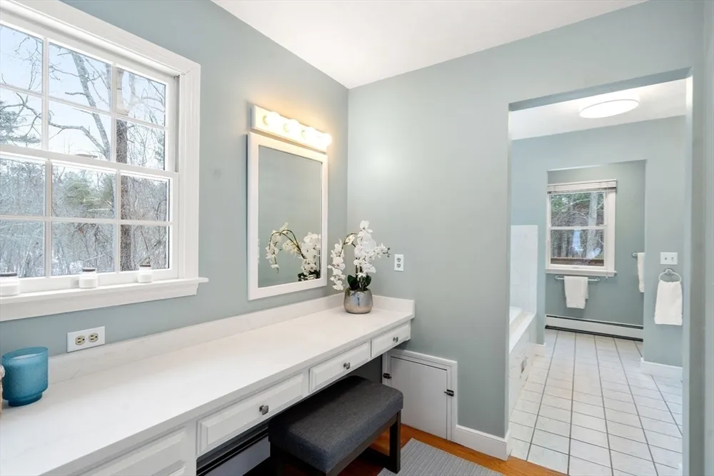 71 Philip St, Medfield, MA 02052
