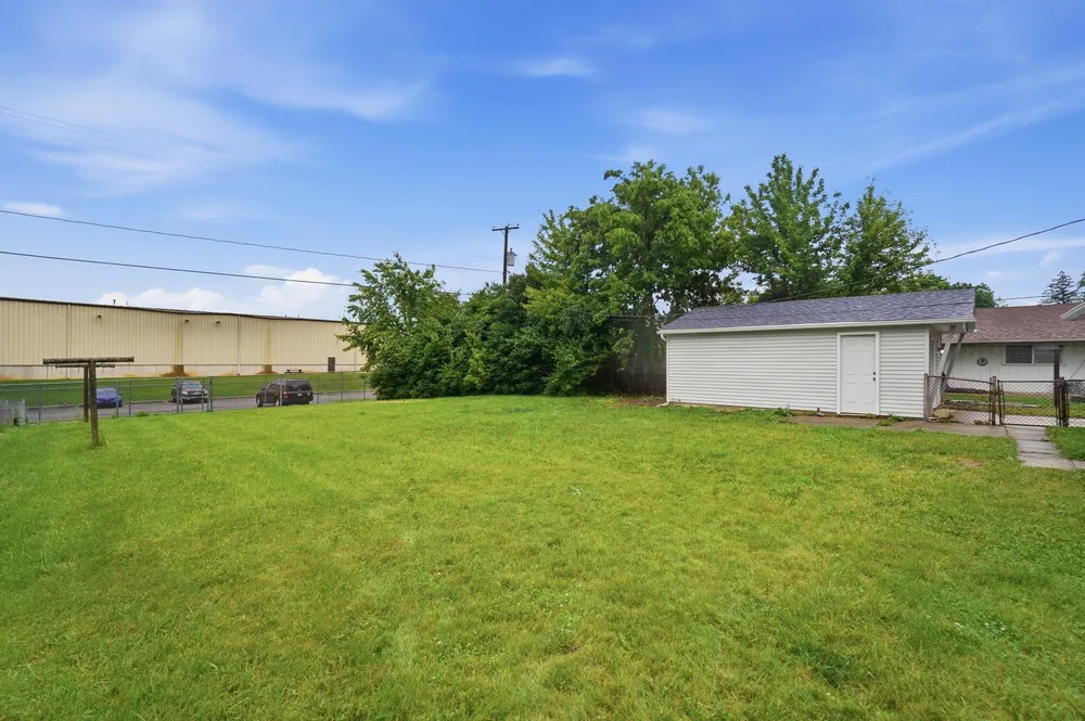 1923 Portage Path, Springfield, OH 45506