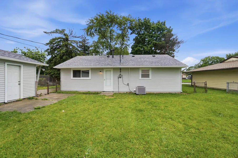 1923 Portage Path, Springfield, OH 45506