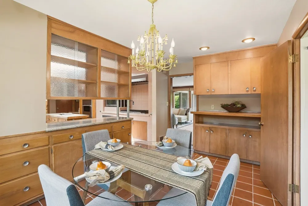 2417 S Helena Ct, Spokane, WA 99203