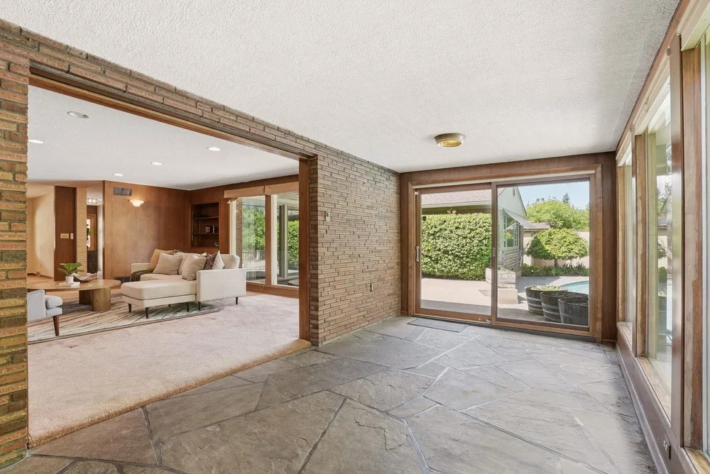 2417 S Helena Ct, Spokane, WA 99203