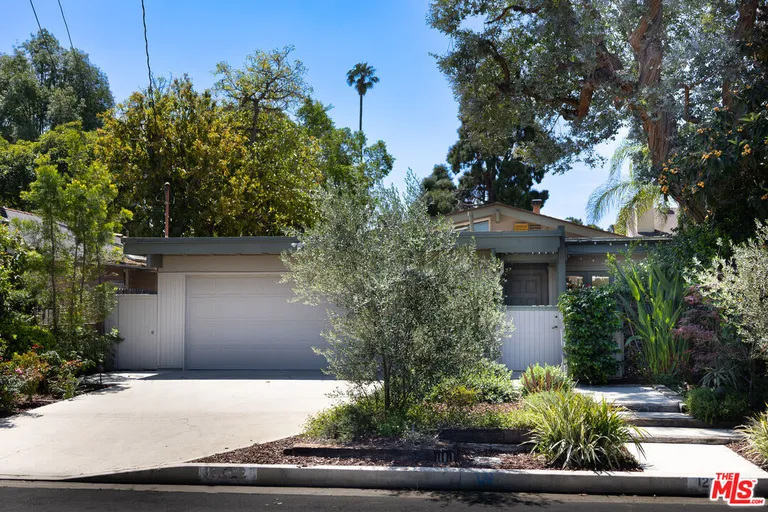12722 Sarah St, Studio City, CA 91604