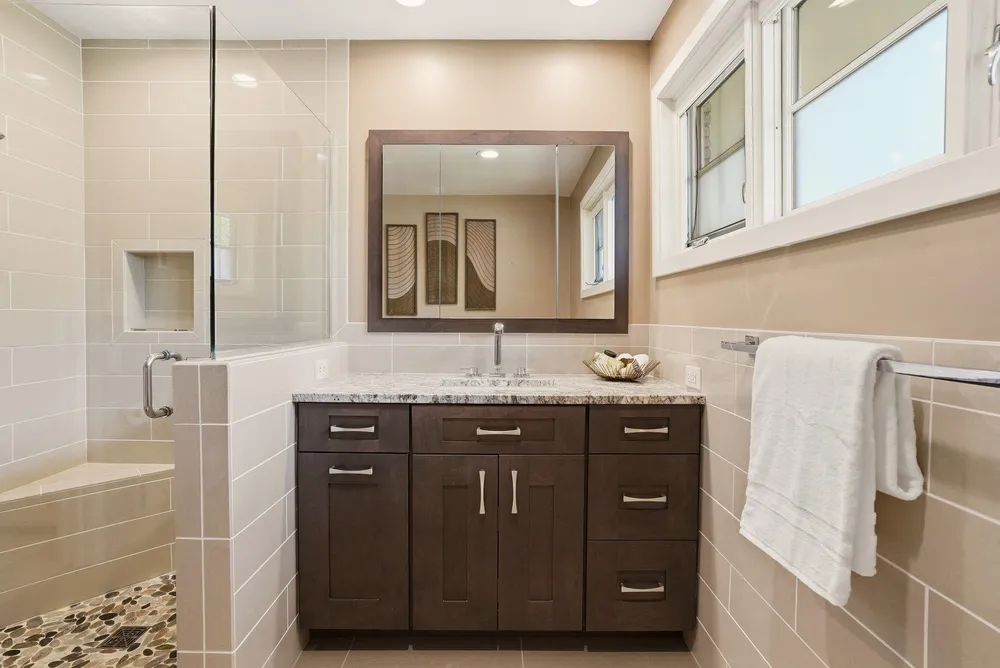 2417 S Helena Ct, Spokane, WA 99203