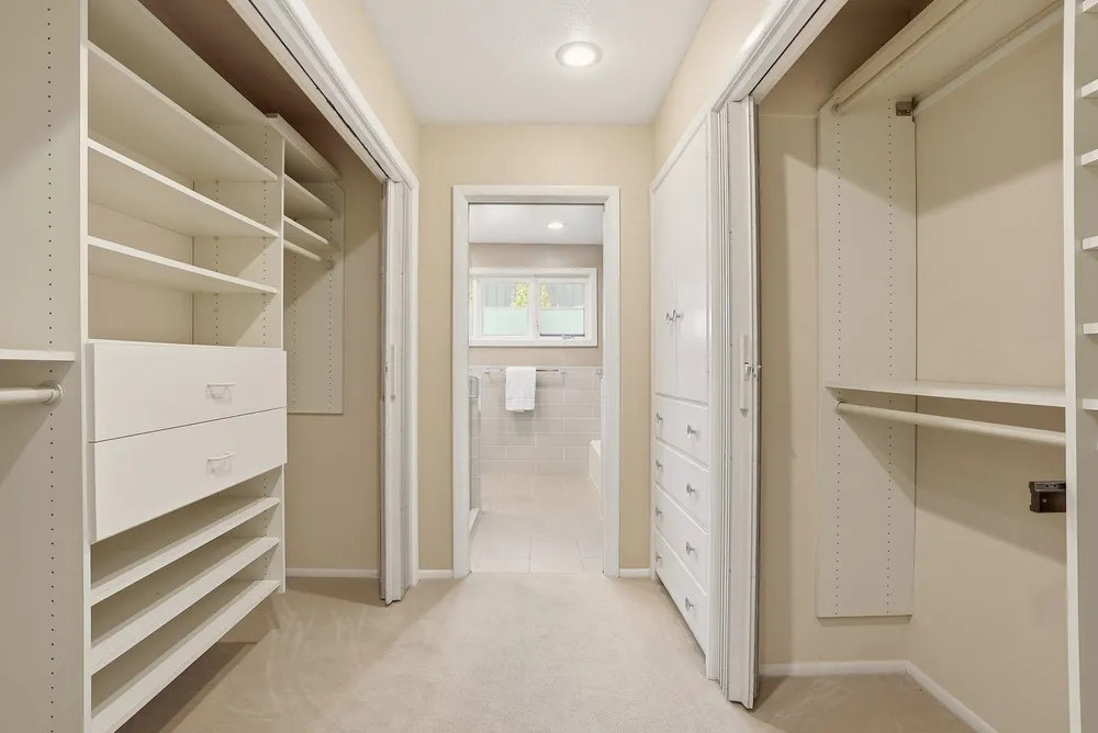 2417 S Helena Ct, Spokane, WA 99203