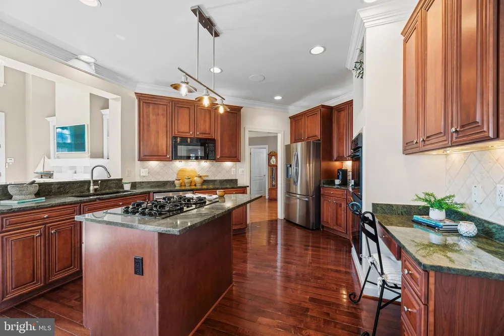 707 Pilot House Dr, Annapolis, MD 21401