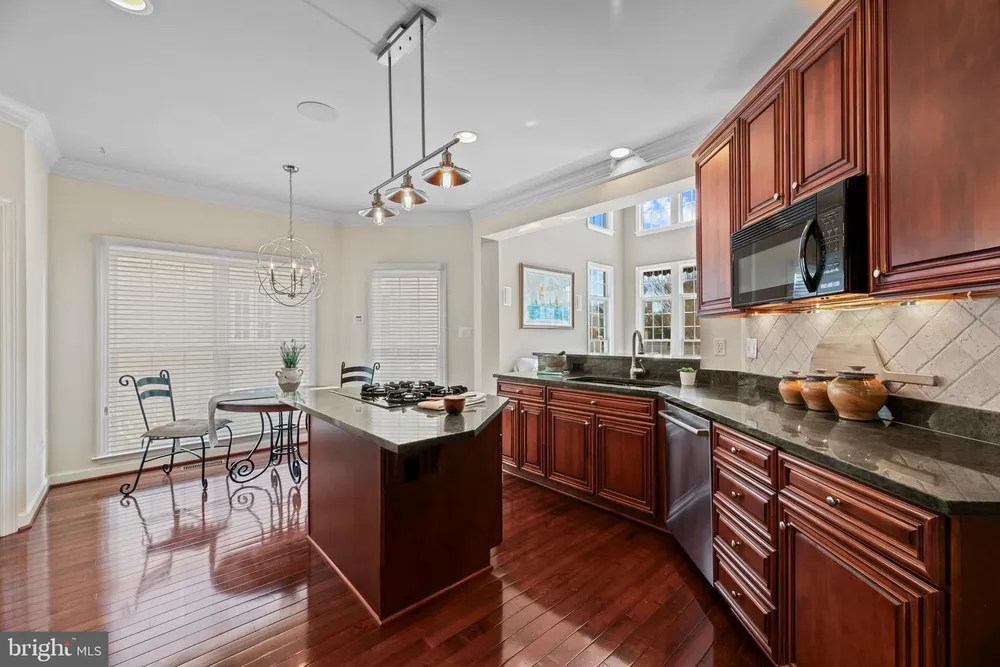 707 Pilot House Dr, Annapolis, MD 21401