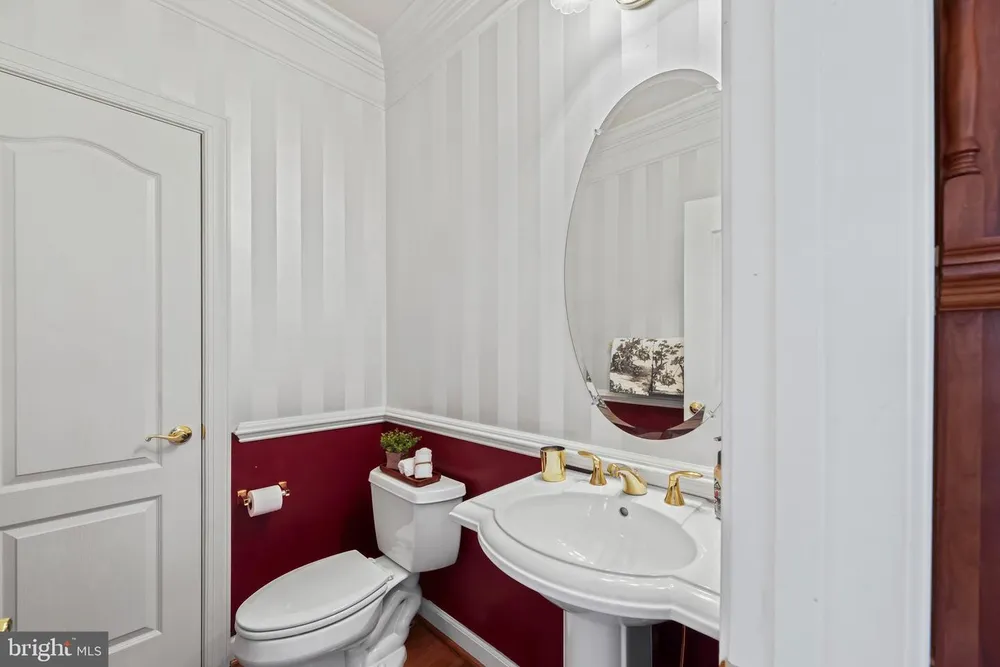 707 Pilot House Dr, Annapolis, MD 21401