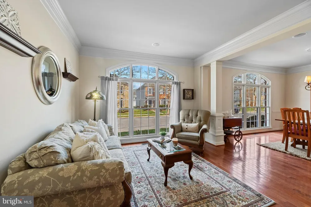 707 Pilot House Dr, Annapolis, MD 21401