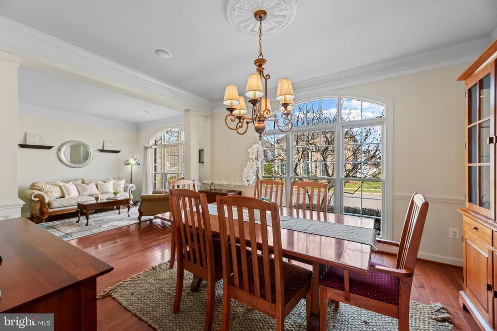 707 Pilot House Dr, Annapolis, MD 21401