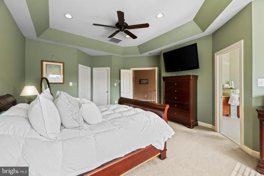 707 Pilot House Dr, Annapolis, MD 21401