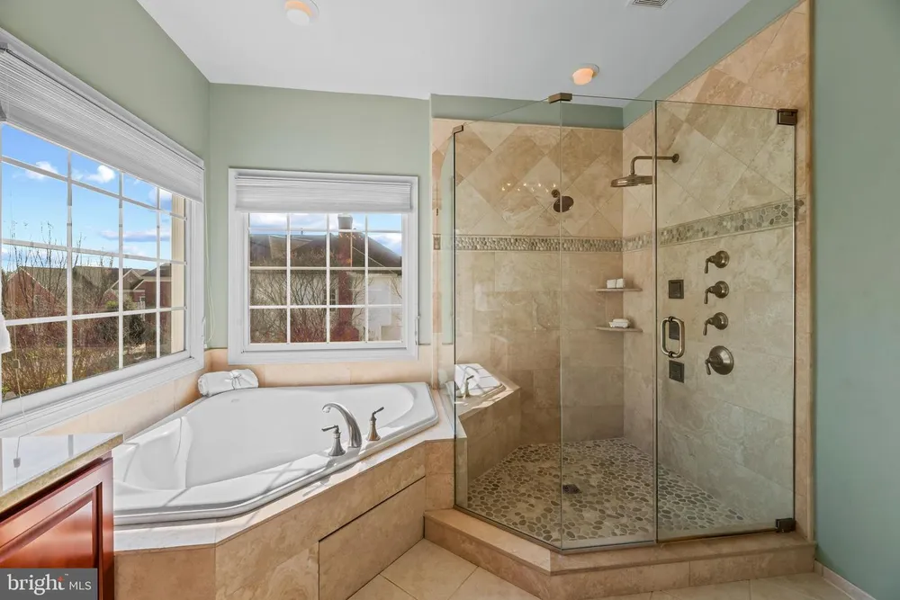 707 Pilot House Dr, Annapolis, MD 21401