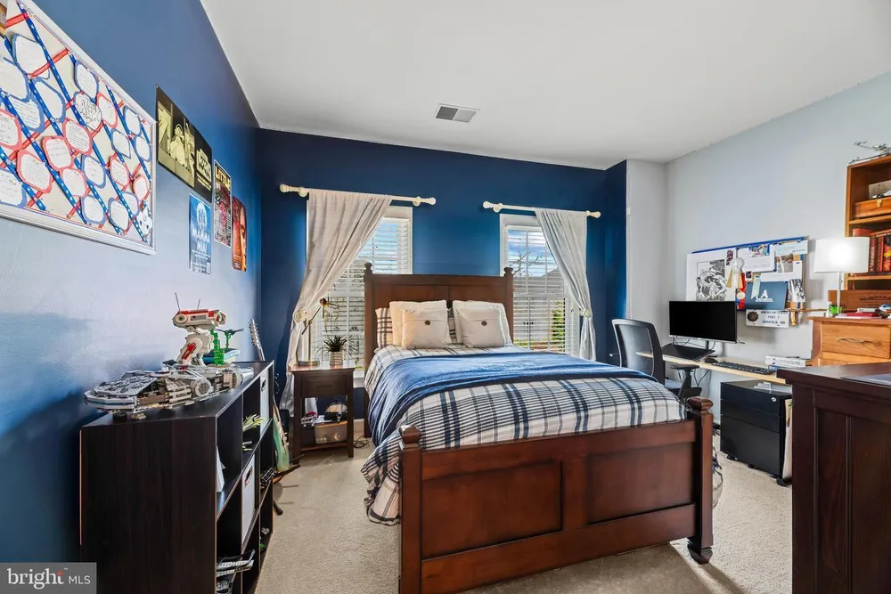 707 Pilot House Dr, Annapolis, MD 21401