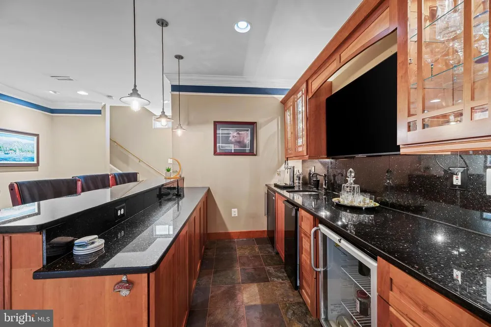 707 Pilot House Dr, Annapolis, MD 21401