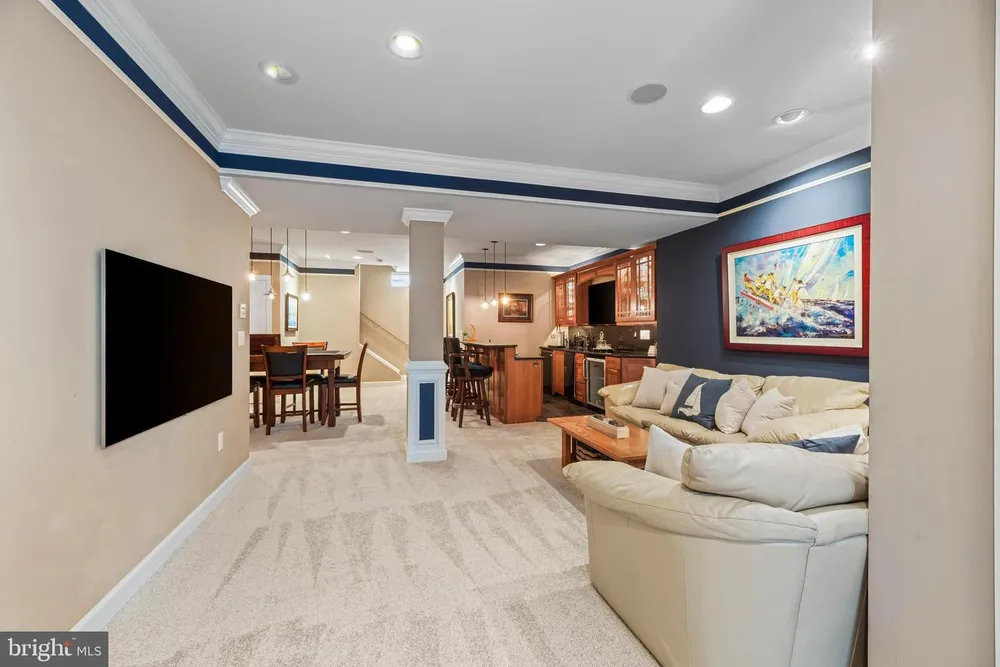 707 Pilot House Dr, Annapolis, MD 21401