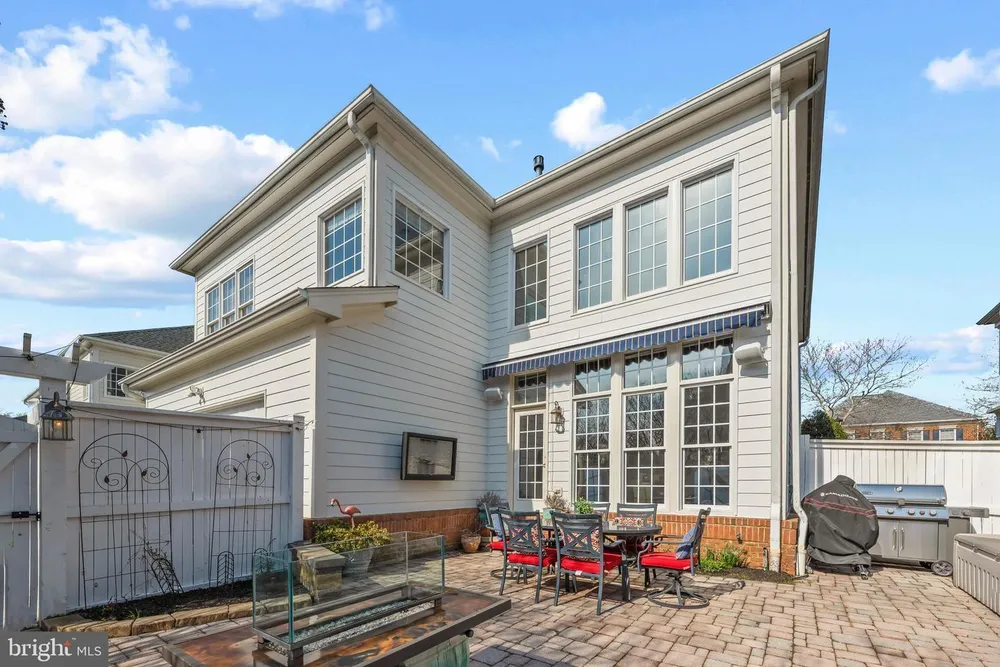 707 Pilot House Dr, Annapolis, MD 21401