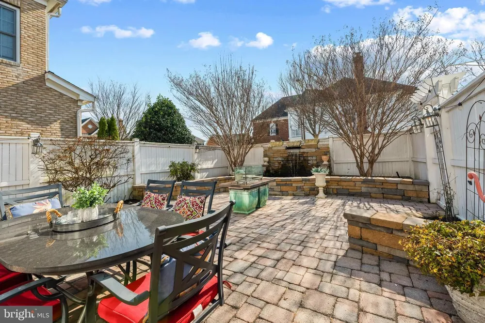 707 Pilot House Dr, Annapolis, MD 21401