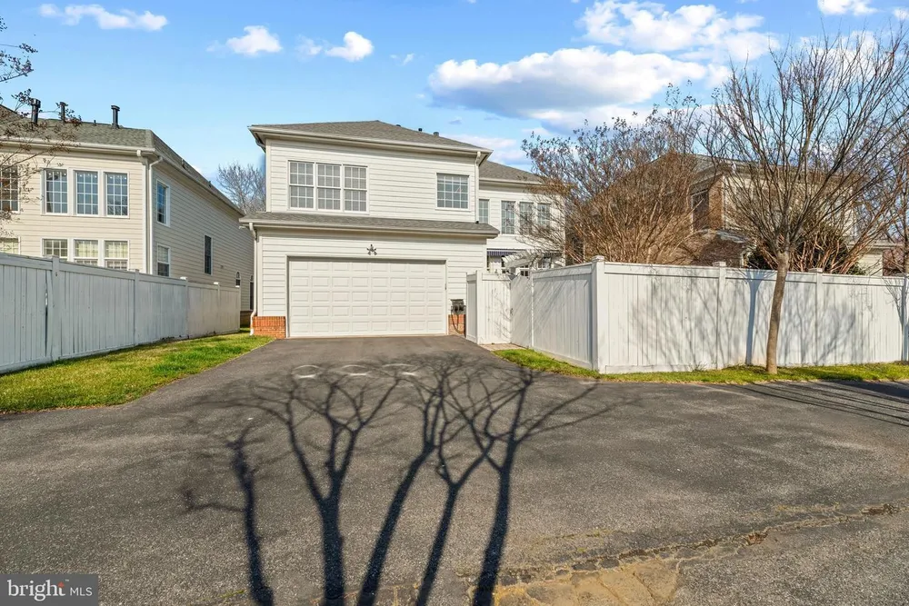 707 Pilot House Dr, Annapolis, MD 21401