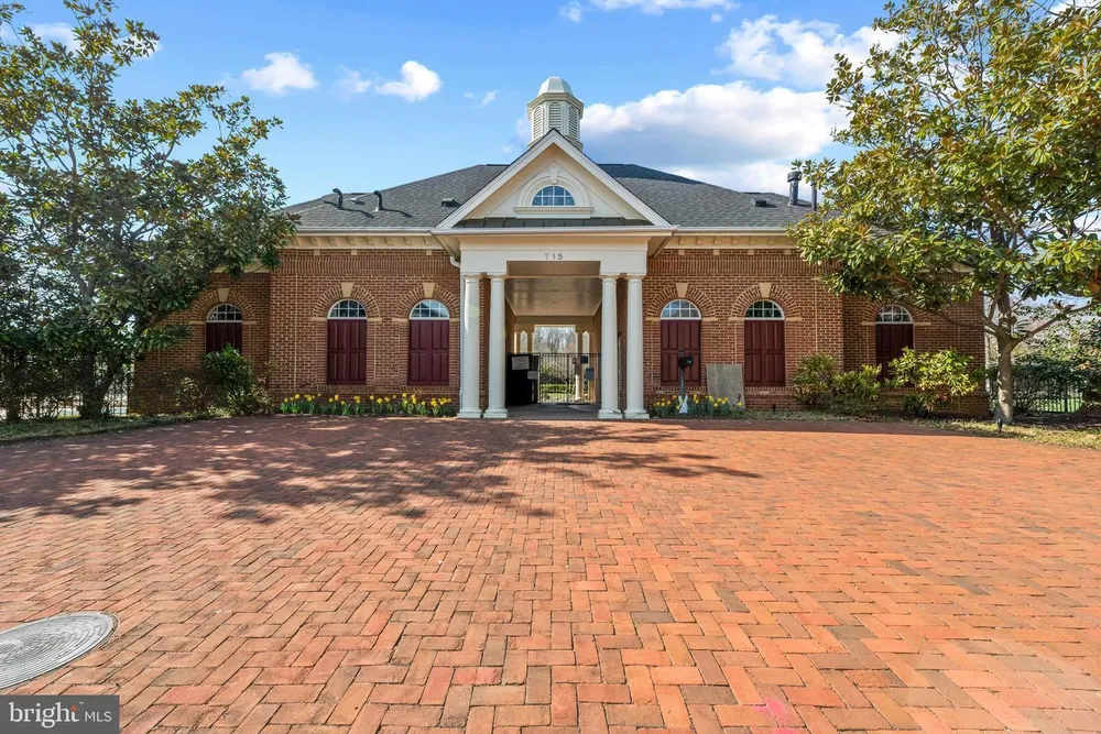 707 Pilot House Dr, Annapolis, MD 21401