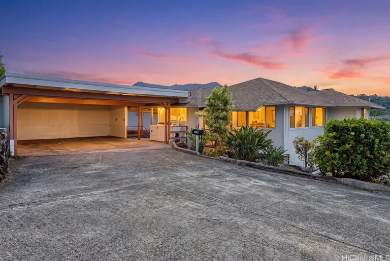 741 Alewa Dr, Honolulu, HI 96817