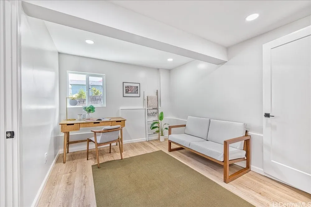741 Alewa Dr, Honolulu, HI 96817