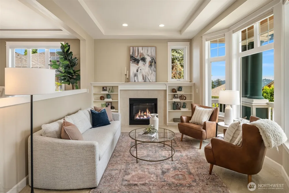 687 Bear Ridge Dr NW, Issaquah, WA 98027