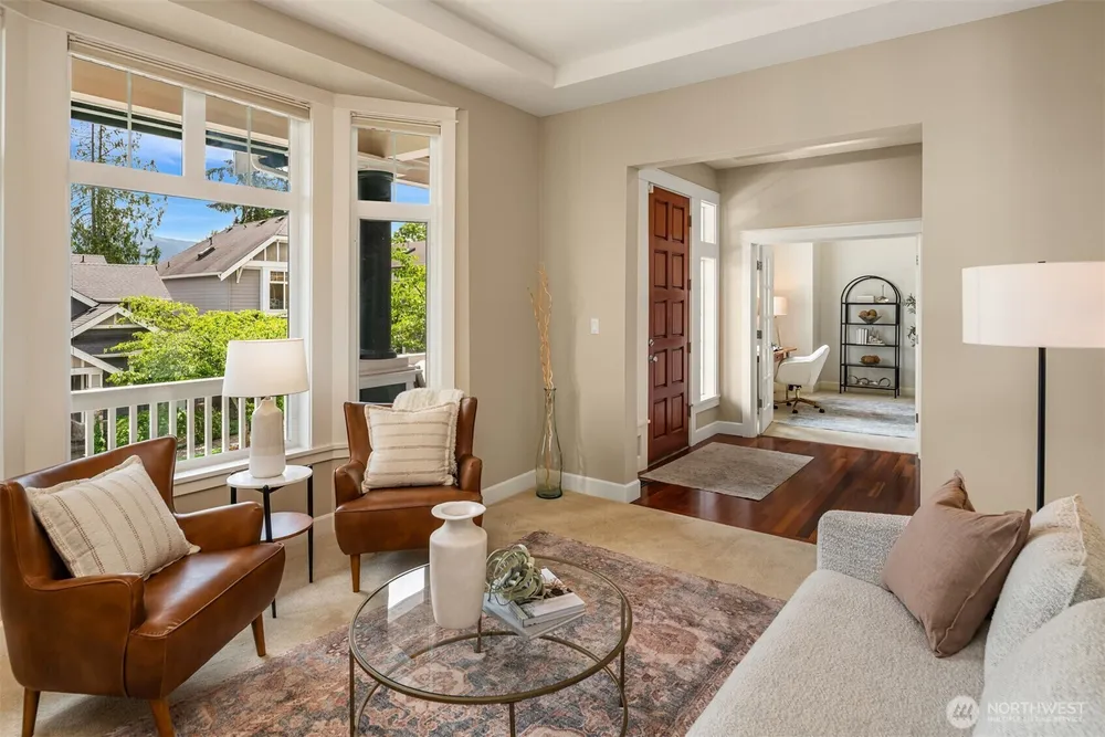 687 Bear Ridge Dr NW, Issaquah, WA 98027