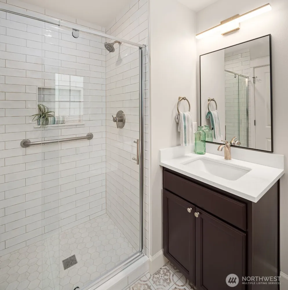 687 Bear Ridge Dr NW, Issaquah, WA 98027