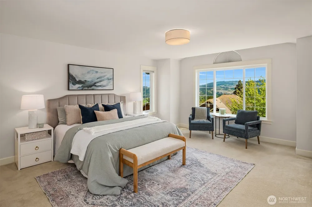 687 Bear Ridge Dr NW, Issaquah, WA 98027