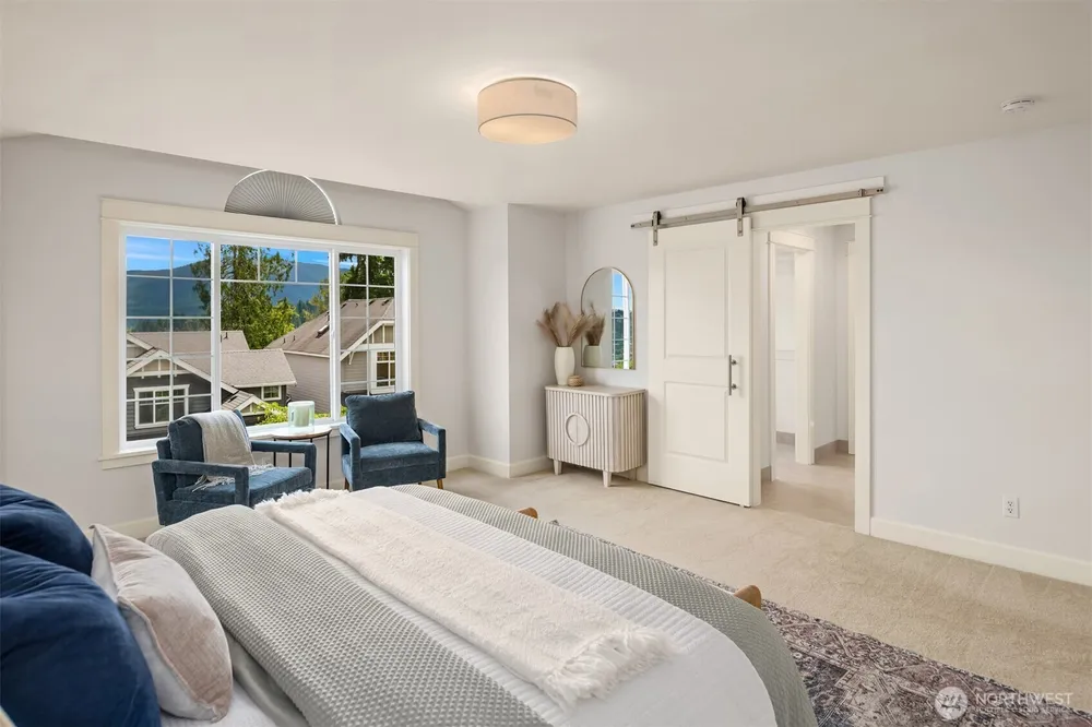 687 Bear Ridge Dr NW, Issaquah, WA 98027