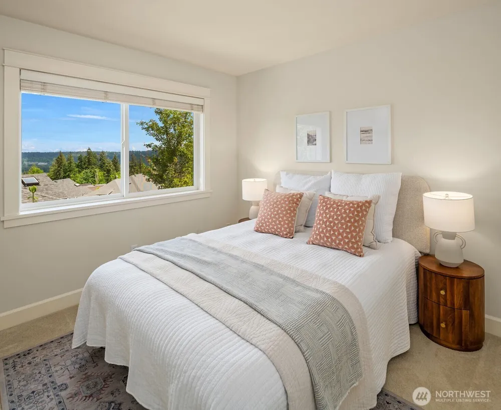 687 Bear Ridge Dr NW, Issaquah, WA 98027