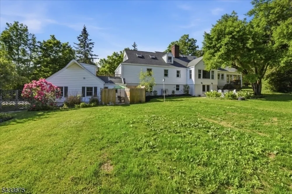 54 Blackberry Ln, Morristown, NJ 07960