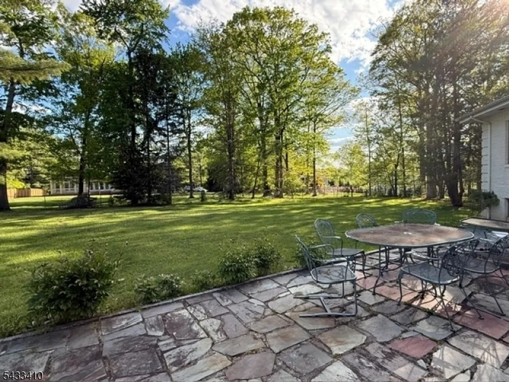 181 W Hobart Gap Rd, Essex, Livingston Township, NJ 07039
