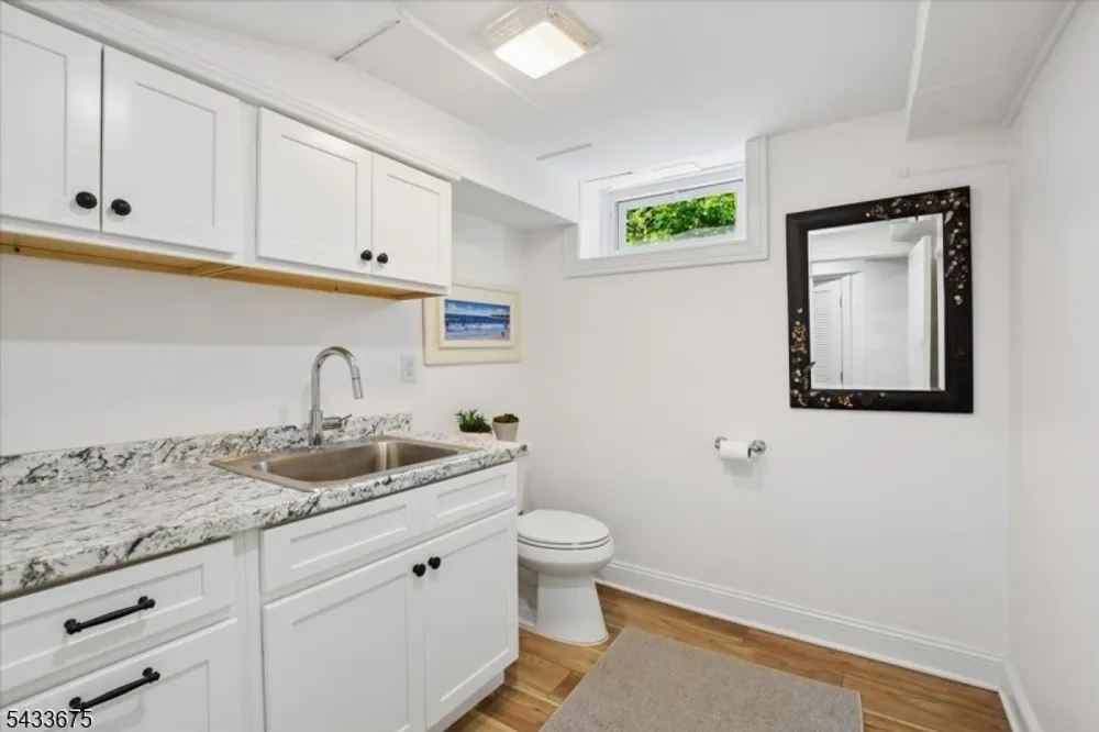 54 Blackberry Ln, Morristown, NJ 07960