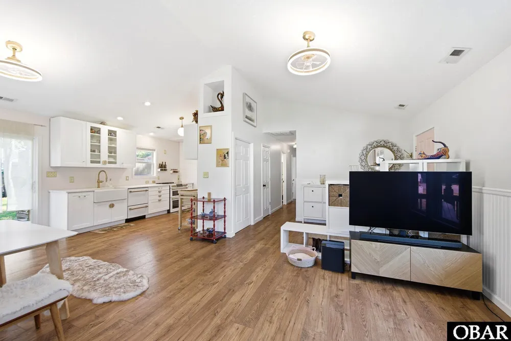 903 Holly St, Kill Devil Hills, NC 27948